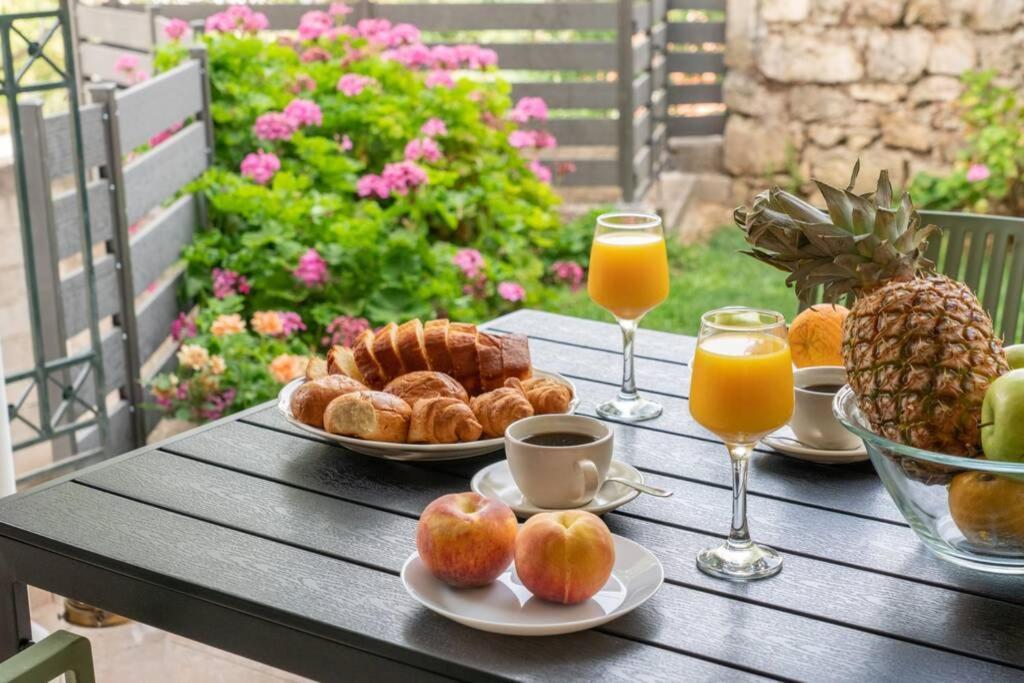 Central & Elegant Suite With Private Garden Argostolion Dış mekan fotoğraf
